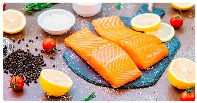 The 6 Petals Diet fish meal can include steamed salmon